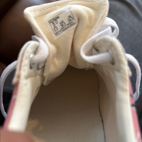 Vans Cream and Pink Sneakers Classic Style - Picture 9 of 9